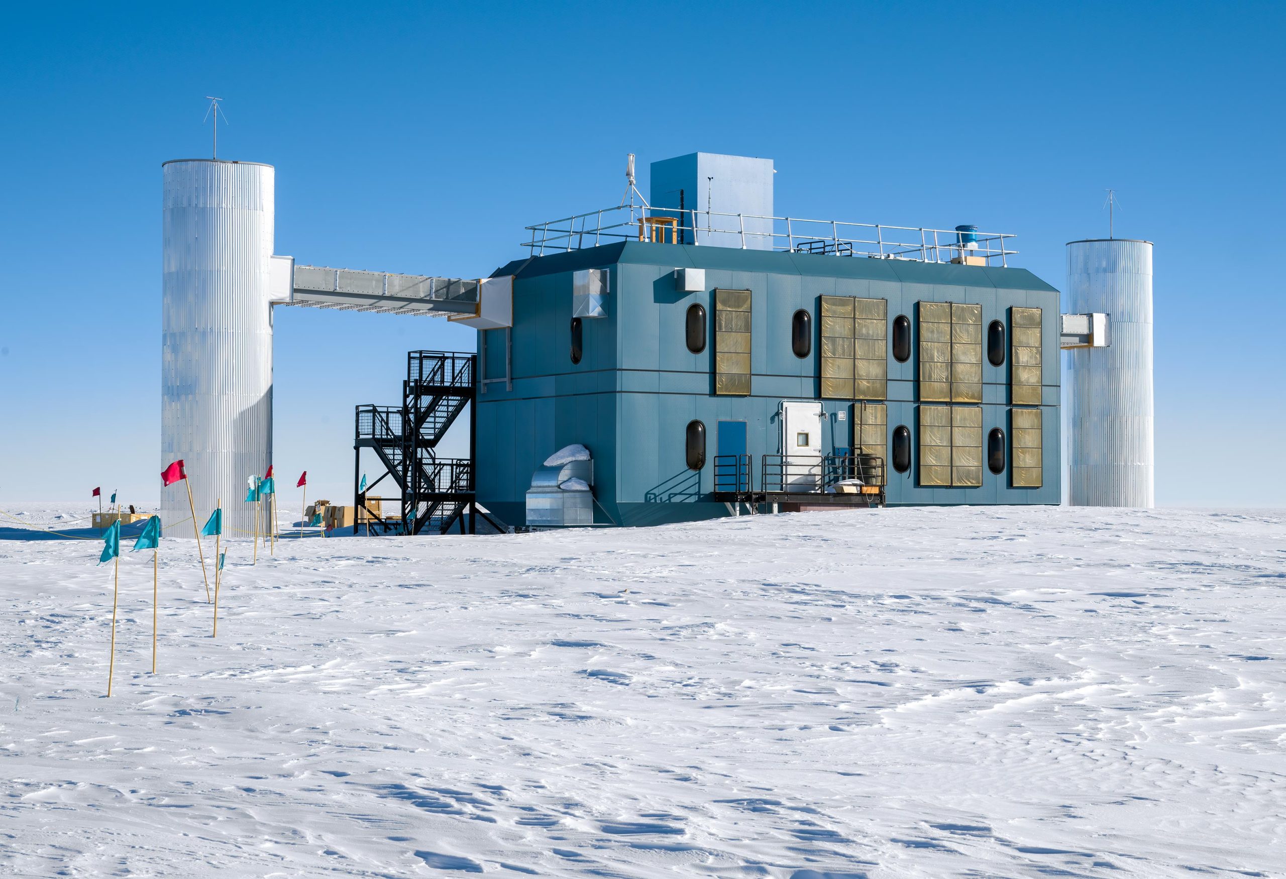 IceCube Observatory Detects Cosmic Tau Neutrinos, Advancing Astrophysics