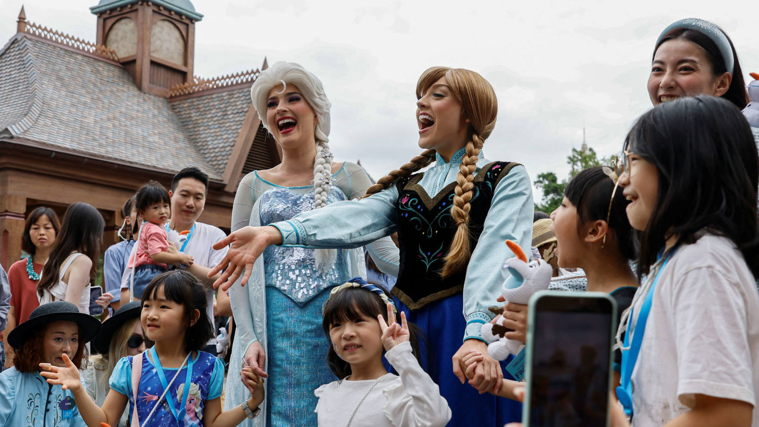 Hong Kong Disneyland Expects First Profit in a Decade Amid 'Frozen' Theme Expansion