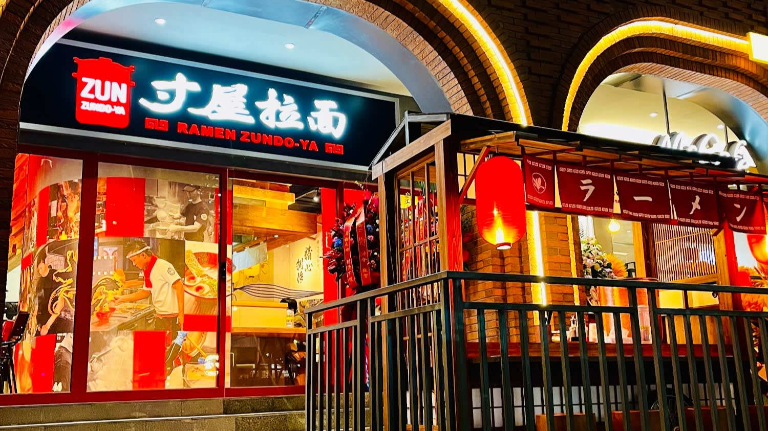 日本餐饮连锁店在面临国内挑战的同时，着眼于海外扩张