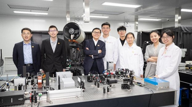 Tsinghua team develops wide-area wavefront sensing chip, revolutionizing astronomical observation technology.