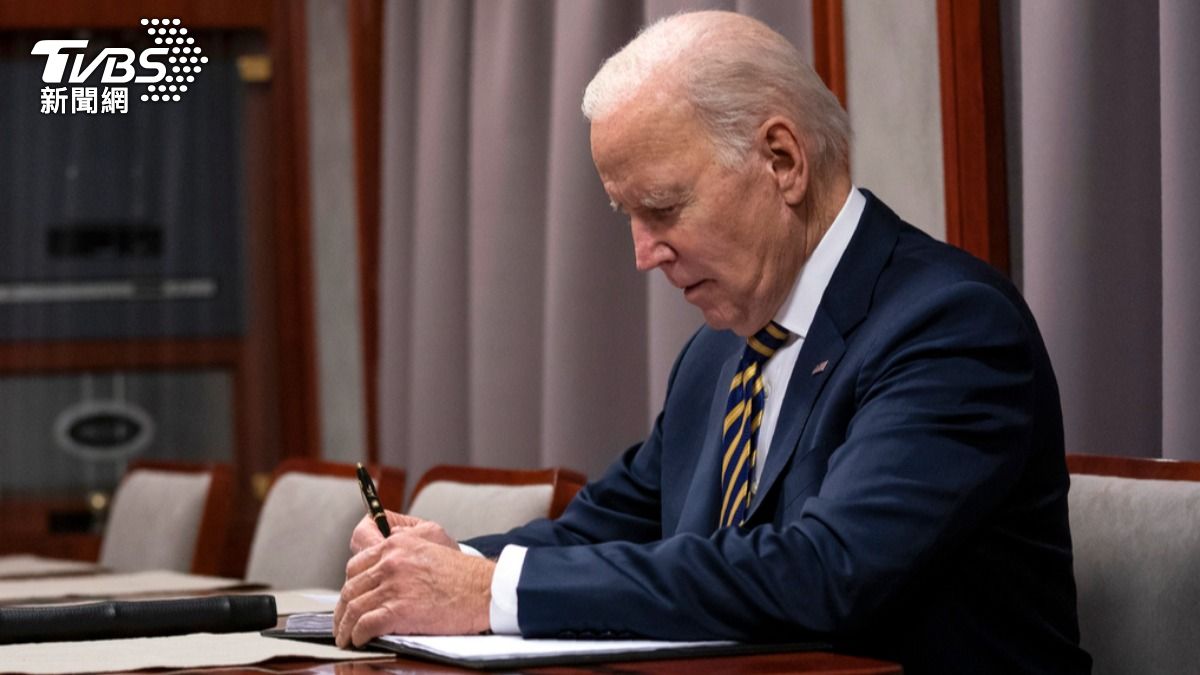 Biden Withdraws from 2024 Presidential Election Shockwaves in American