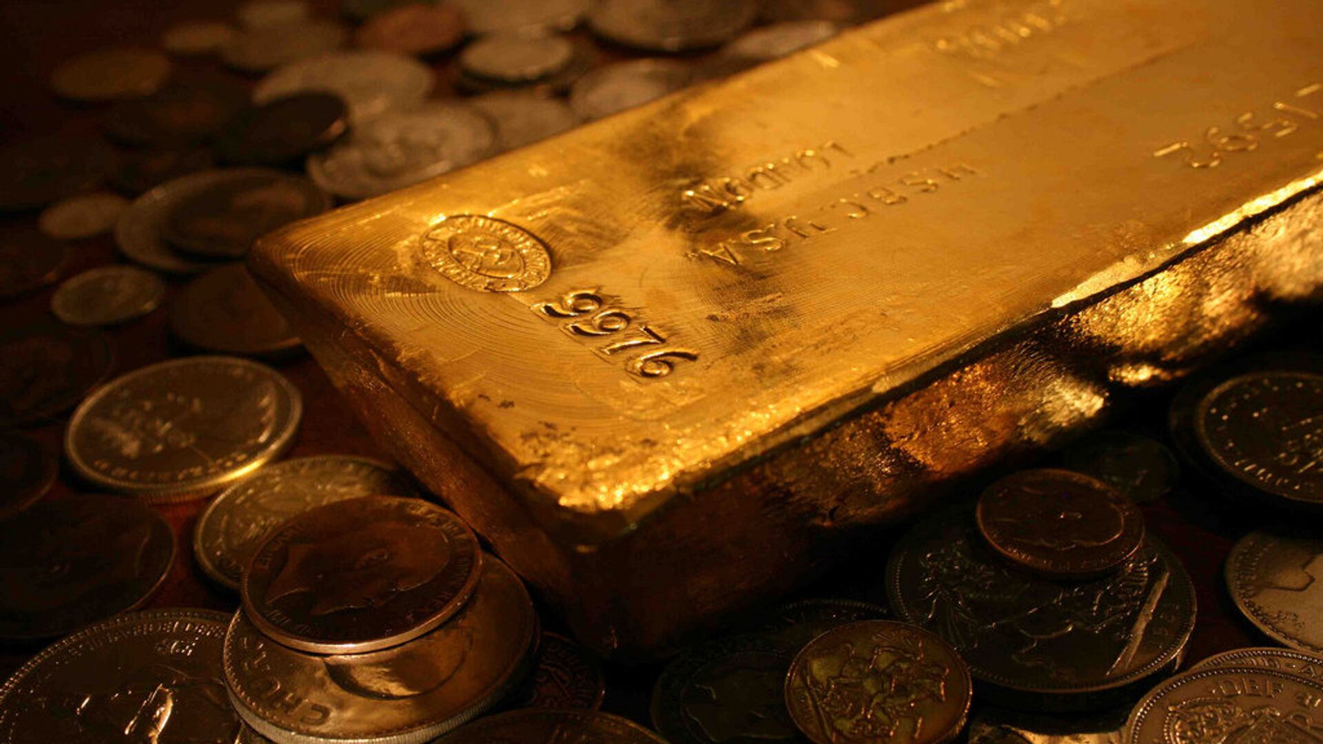 Central Banks Shift from Dollars to Gold Amid Currency Concerns