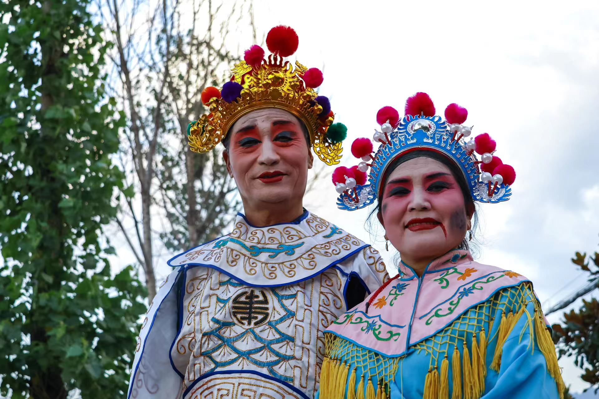 Shaanxi Rural Anti-Domestic Violence Shehuo Parade Draws Social Attention