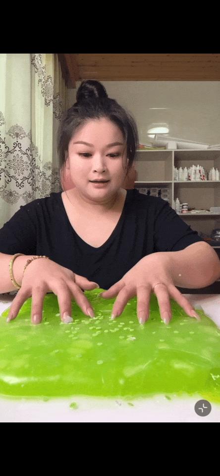 Xiaohongshu Gains Millions of Followers with Stress-Relief Slime Videos