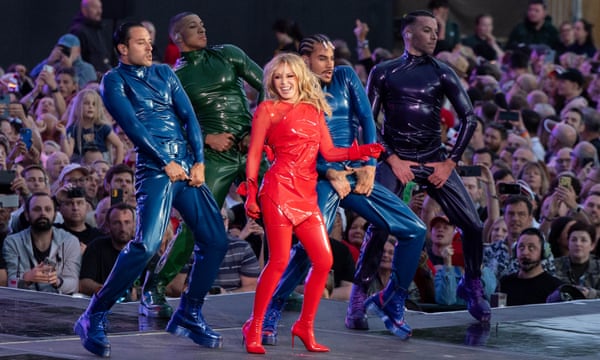 Kylie Minogue Announces Largest Tour in a Decade