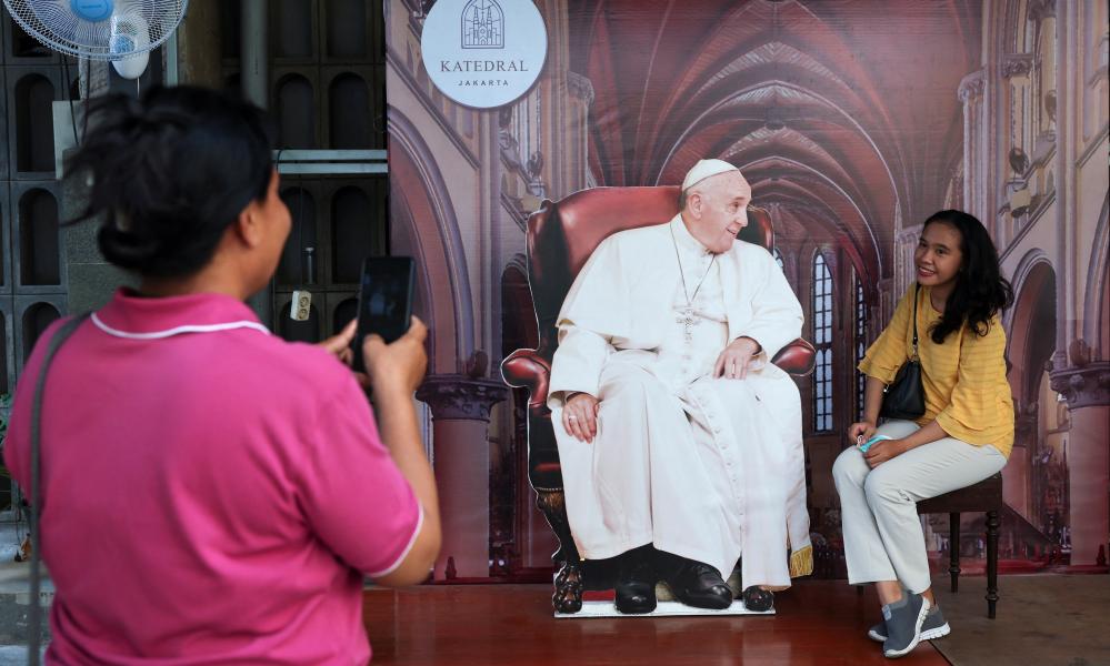 Pope Francis Begins Longest Papacy Tour in Indonesia