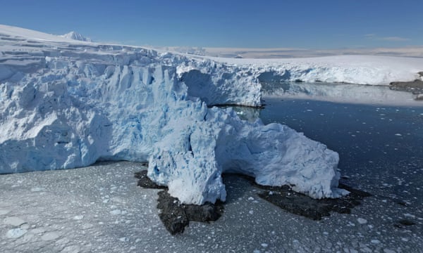 Antarctic Sea Ice Nears Second Consecutive Winter Record Low